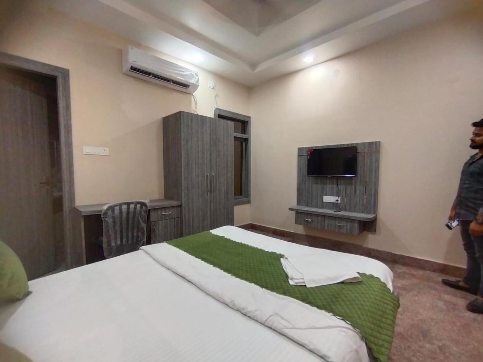 Hotel Utsav Palace Kanpur Exterior foto